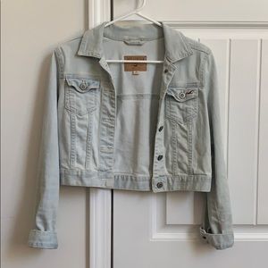 Crop jean jacket (lightwash)